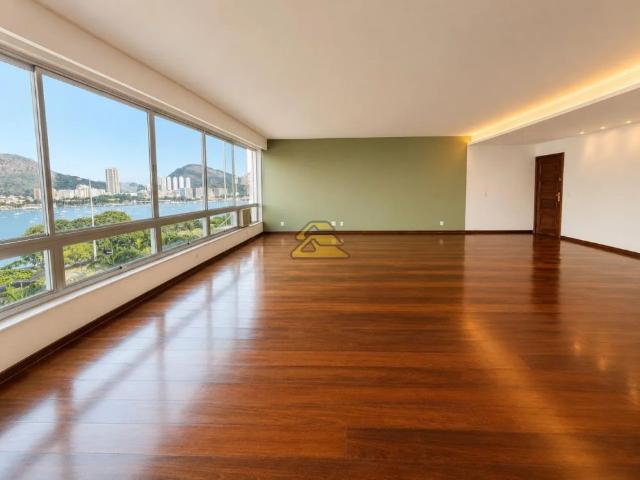 Apartamento com 3 quartos, 268m2