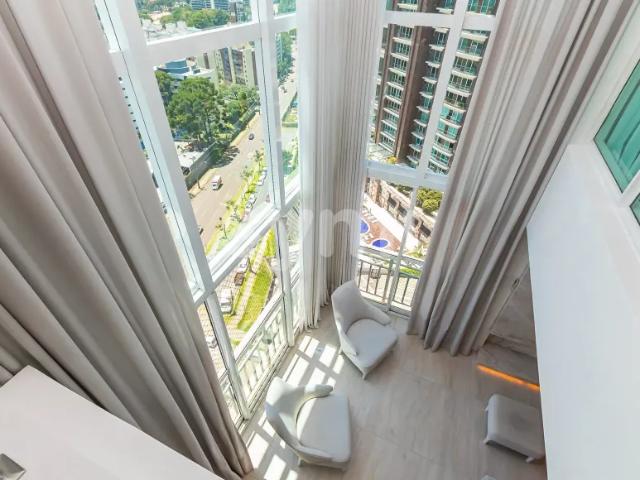 Apartamento com 3 Suítes, mobiliado!
