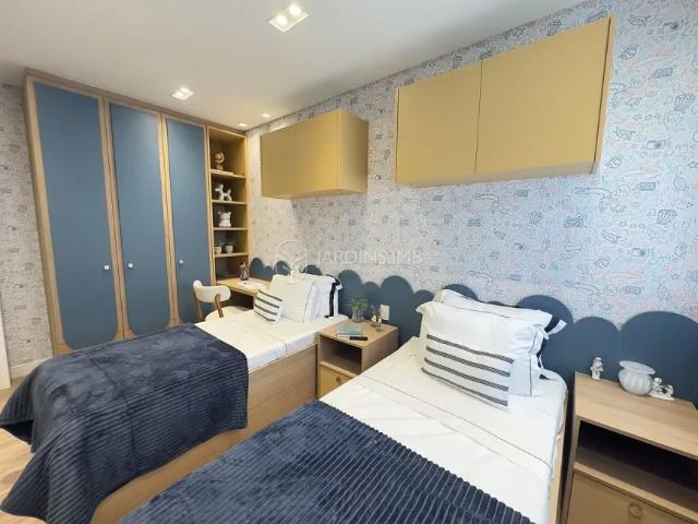 Apartamento com 3 suítes no centro