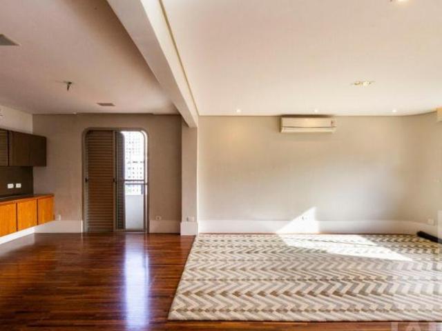 Apartamento com 3 suites e varanda na melhor parte de Perdizes