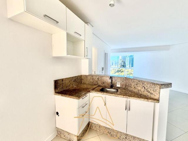 Apartamento com 3 Suítes e Vista para Área Verde