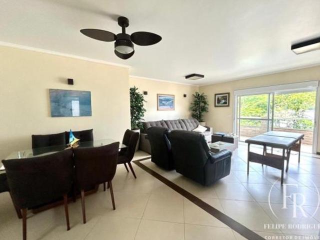 Apartamento com 3 suítes pé na areia na praia da enseada