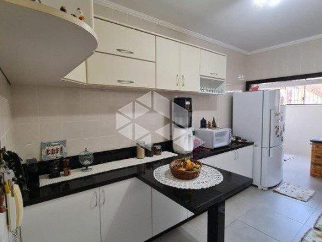 Apartamento com 02 dormitórios e 01 vaga de garagem no bairro Cristo Redentor em Caxias do Sul