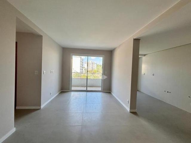 APARTAMENTO COM 02 DORMITÓRIOS NO CENTRO