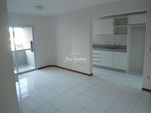 Apartamento com 02 dormitórios no bairro São Luiz