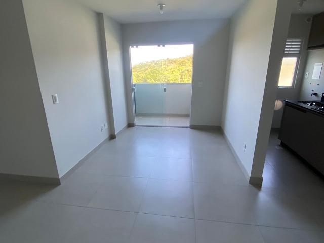 Apartamento com 02 dormitórios sendo uma suíte