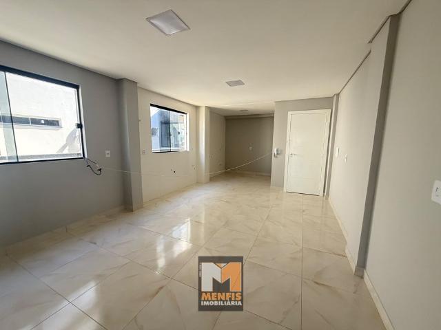 Apartamento com 02 quartos no Bairro Guarujá