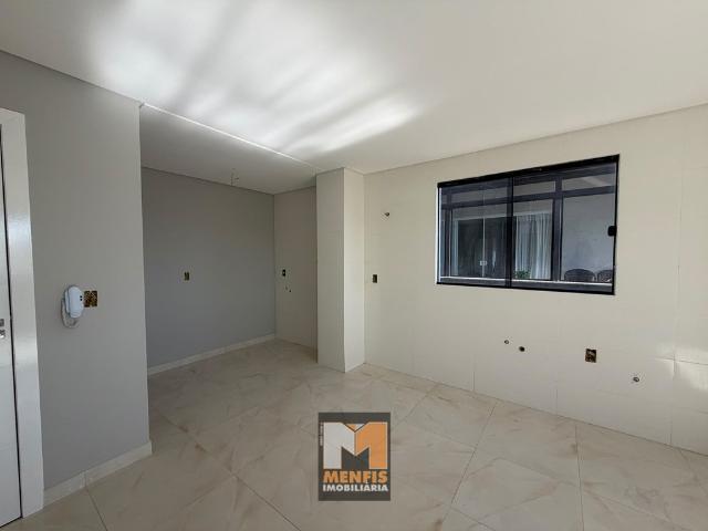 Apartamento com 02 quartos no Bairro Guarujá