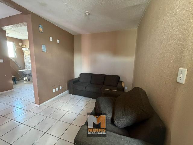 Apartamento com 02 quartos no Bairro Várzea