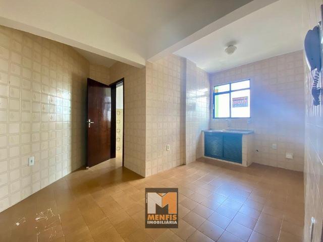 Apartamento com 02 Quartos no Centro