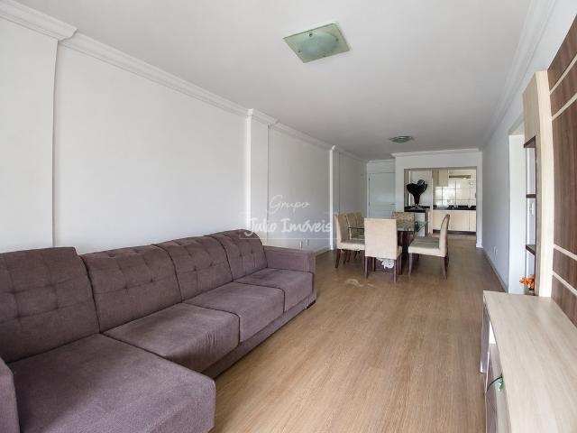 Apartamento com 03 dormitórios no Guarani