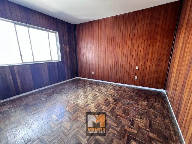 Apartamento com 03 Quartos no Bairro Coral