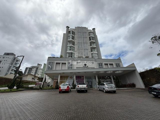 Apartamento com 03 quartos no Jardim Maluche