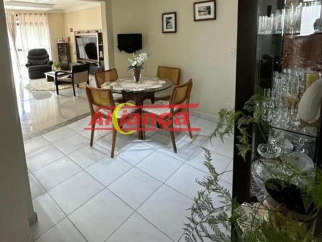 APARTAMENTO COM 04 DORMITÓRIOS 03 VAGAS