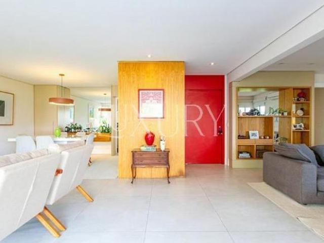 Apartamento com 150 m², 3 quartos sendo 1 suíte à venda no bairro Vila Madalena
