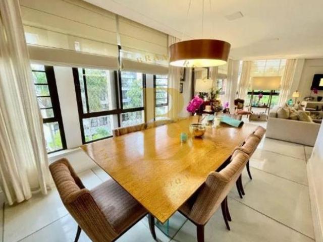 Apartamento com 189 m², 3 quartos sendo 3 suítes à venda no bairro Paineiras do Morumbi