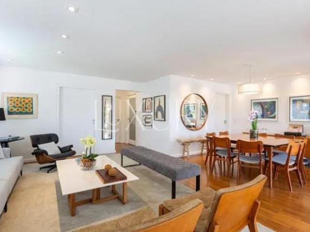Apartamento com 180 m², 4 quartos sendo 3 suítes à venda no bairro Sumarezinho