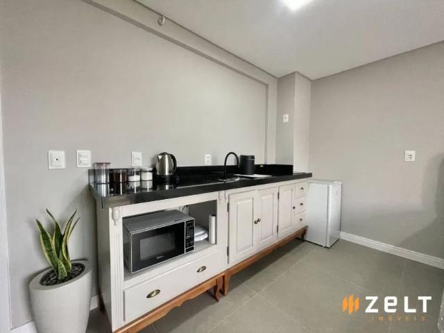 Apartamento com 1 dormitório para alugar, 27 m² por R$ 2.000,00/mês Velha Blumenau/SC