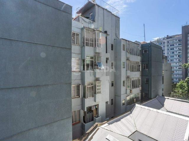 Apartamento com 1 dormitório no bairro Centro Histórico Porto Alegre/RS COD: 221
