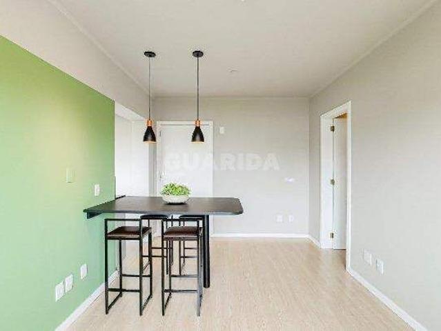Apartamento com 1 dormitório e 1 vaga de garagem no bairro Jardim Europa COD: 21715