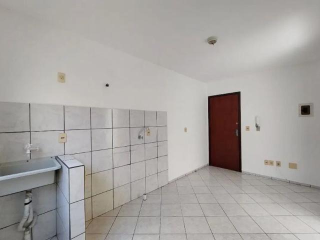 Apartamento com 1 dormitório para alugar, 38 m² por R$ 1.100+ taxas/mês Bom Retiro Joinville/SC