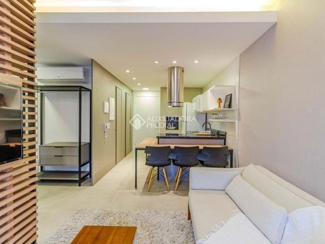 Apartamento com 1 quarto e 44m² para alugar em Azenha, Porto Alegre