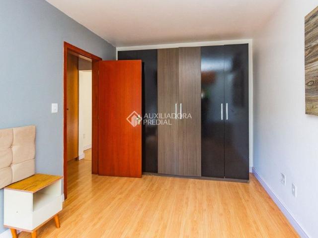 Apartamento com 1 quarto e 46m² para alugar em Passo da Areia, Porto Alegre