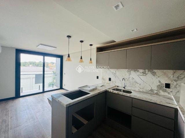 Apartamento com 1 quarto e 48m² para alugar em Centro, Canela