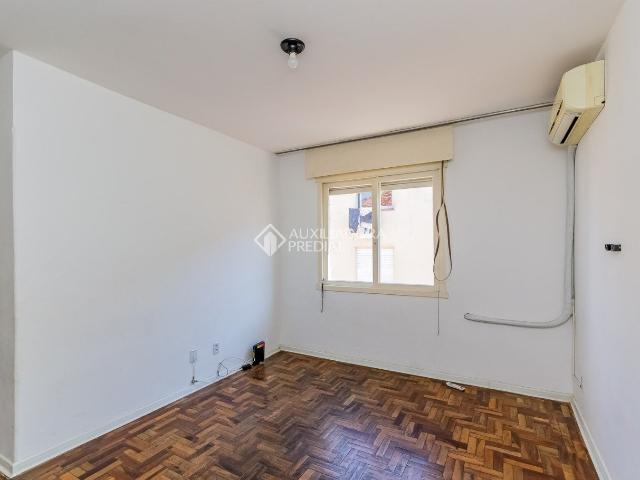 Apartamento com 1 quarto e 52m² para alugar em Jardim Leopoldina, Porto Alegre