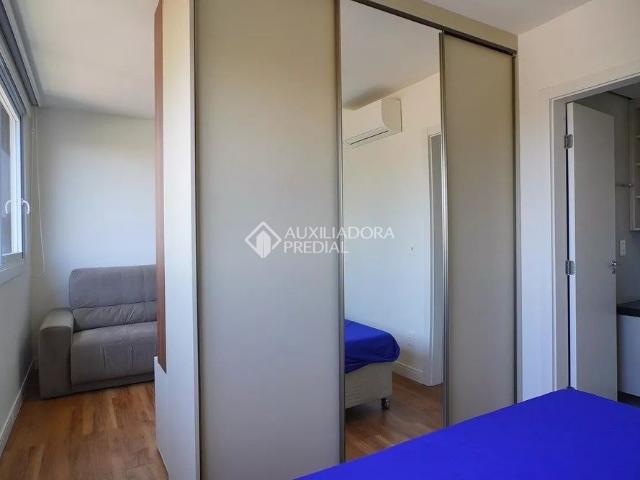 Apartamento com 1 quarto e 54m² para alugar em Três Figueiras, Porto Alegre