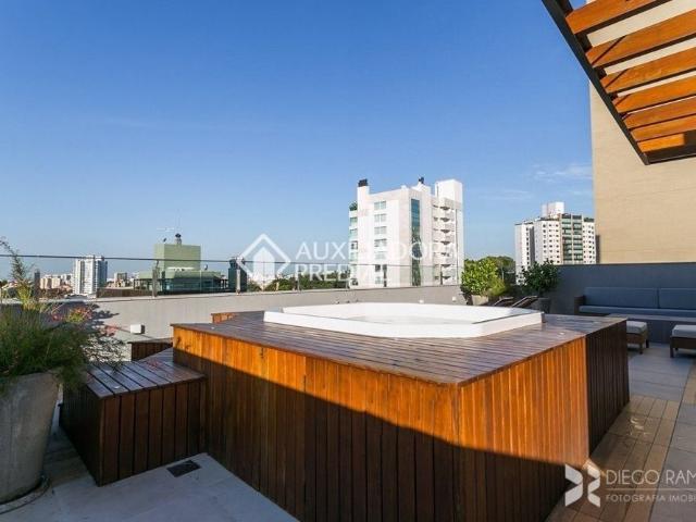 Apartamento com 1 quarto e 54m² para alugar em Três Figueiras, Porto Alegre