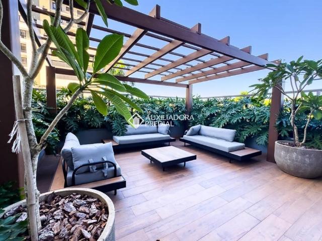 Apartamento com 1 quarto e 55m² para alugar em Jardim do Salso, Porto Alegre