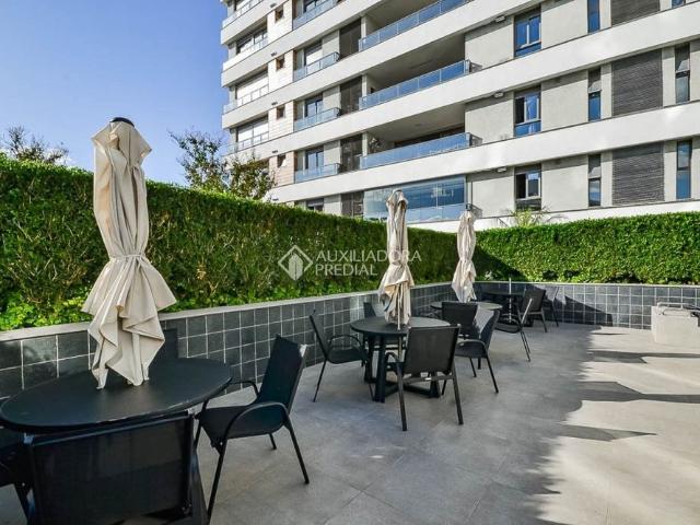 Apartamento com 1 quarto e 55m² para alugar em Tristeza, Porto Alegre