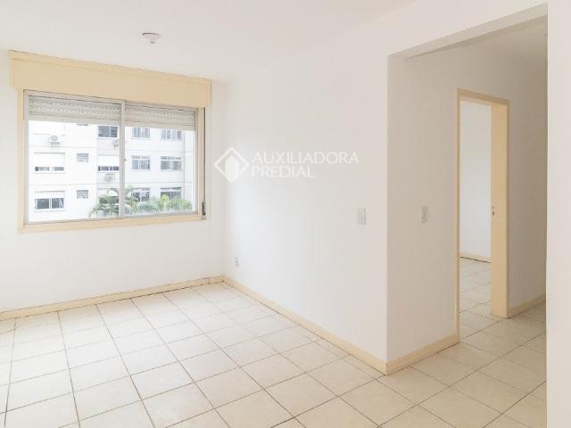 Apartamento com 1 quarto e 61m² para alugar em Tristeza, Porto Alegre