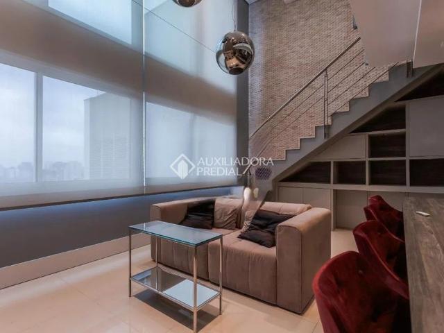 Apartamento com 1 quarto e 66m² para alugar em Três Figueiras, Porto Alegre