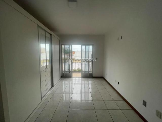 Apartamento com 1 quarto e 30m² para alugar em Barreiros, São José