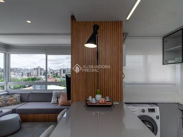 Apartamento com 1 quarto e 31m² para alugar em Azenha, Porto Alegre