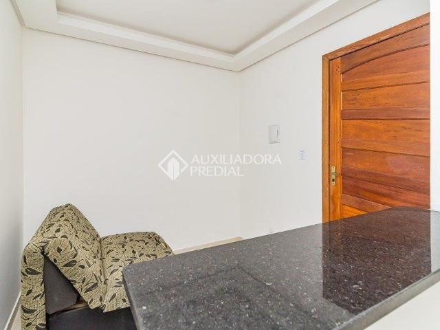 Apartamento com 1 quarto e 38m² para alugar em Jardim Leopoldina, Porto Alegre