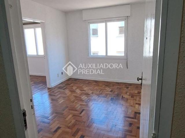 Apartamento com 1 quarto e 39m² para alugar em Jardim Leopoldina, Porto Alegre