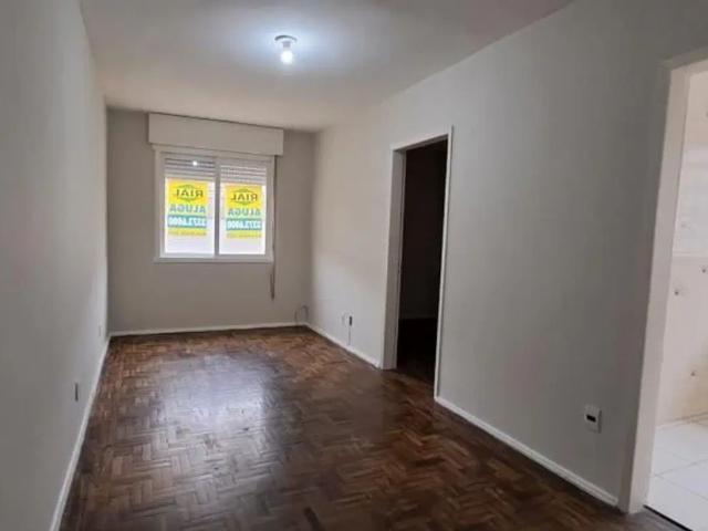 Apartamento com 1 quarto para alugar no Jardim Leopoldina, Porto Alegre, 39 m2 por R$ 590