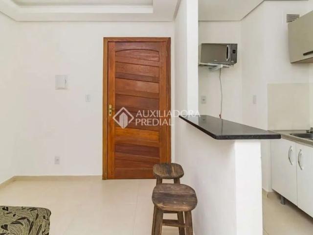 Apartamento com 1 quarto para alugar na Rua Carlos Estevão, 233, Jardim Leopoldina, Porto Alegre, 38 m2 por R$ 830