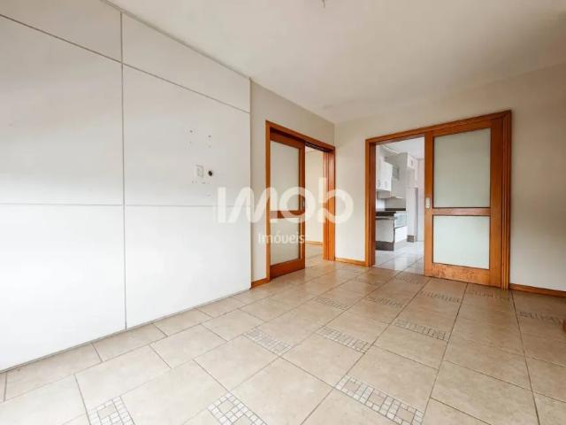Apartamento com 1 suíte + 2 quartos, Centro