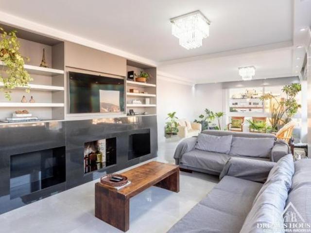 Apartamento com 203m² e 4 dormitórios no Rio Branco