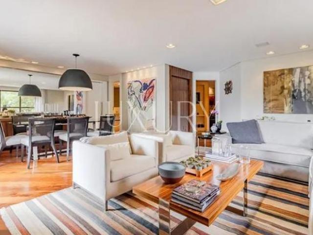 Apartamento com 210 m², 4 quartos sendo 4 suítes à venda no bairro Vila Madalena