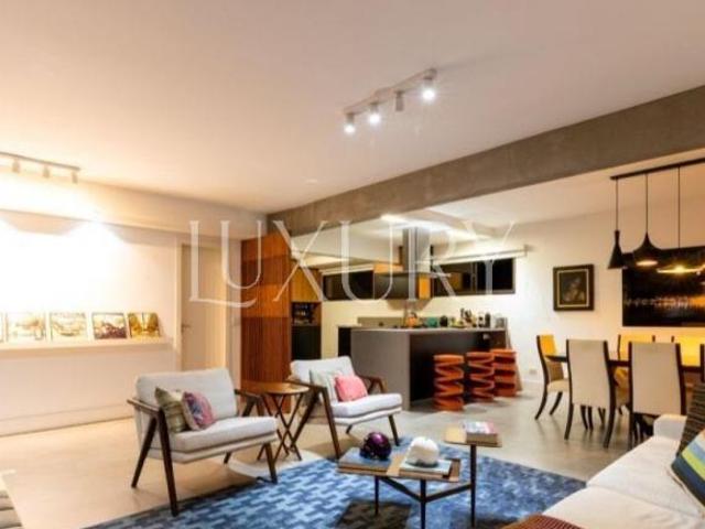 Apartamento com 220 m², 3 quartos sendo 3 suítes à venda no bairro Moema Índios
