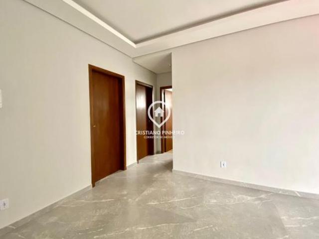 Apartamento com 2 dormitórios á venda no bairro Fátima em Cachoeirinha/RS