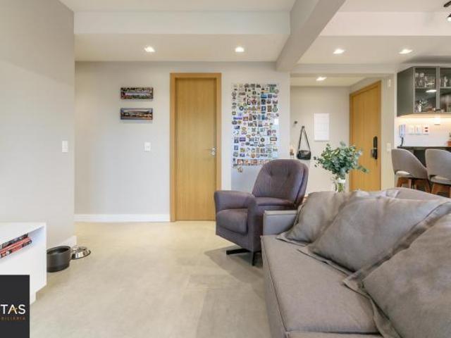 Apartamento com 2 dormitórios, 75m2 à venda no bairro farropilha