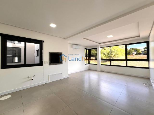 Apartamento com 2 dormitórios, 1 vaga, 67.39 m² para alugar por R$ 1.690,00