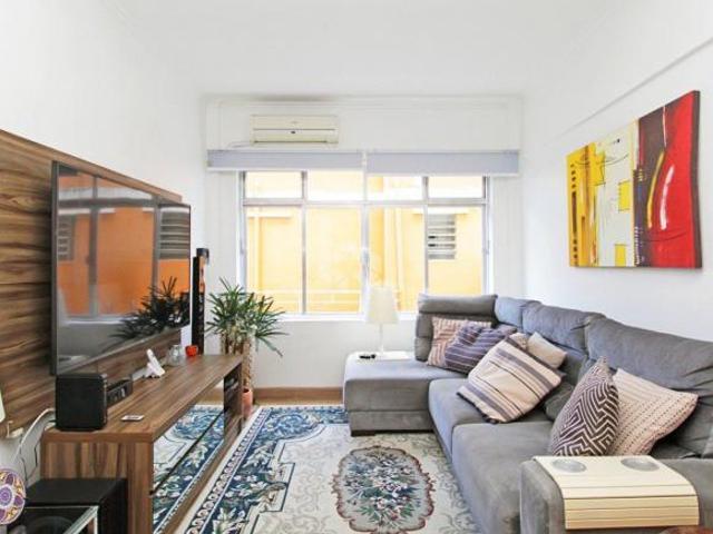 Apartamento com 2 Dormitórios, 1 vaga no Bairro Florestsa
