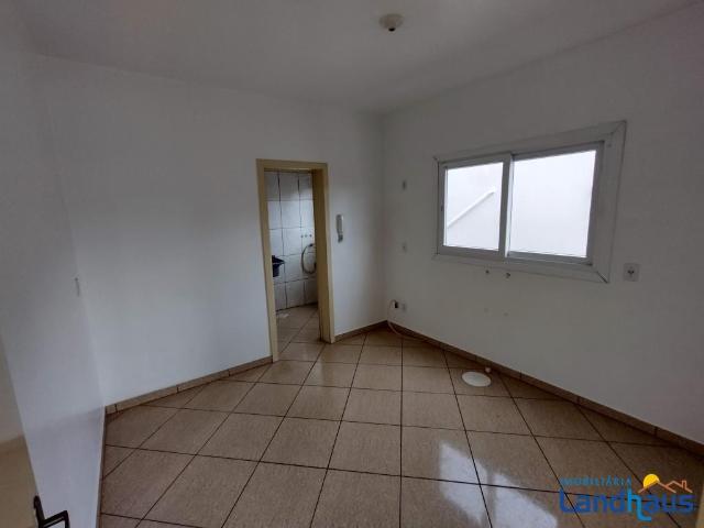 Apartamento com 2 dormitórios, 1 vaga para alugar por R$ 1.750,00